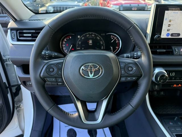 2025 Toyota RAV4 XLE Premium FWD - 22975819 - 4
