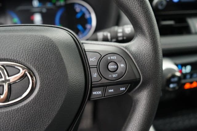 2025 Toyota RAV4 Hybrid XLE - 23084416 - 17