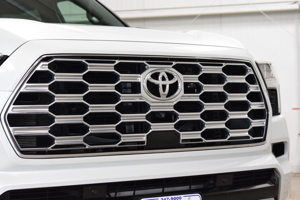 2025 Toyota Sequoia Capstone 4WD - 23031638 - 10