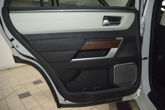 2025 Toyota Sequoia Capstone 4WD - 23031638 - 47
