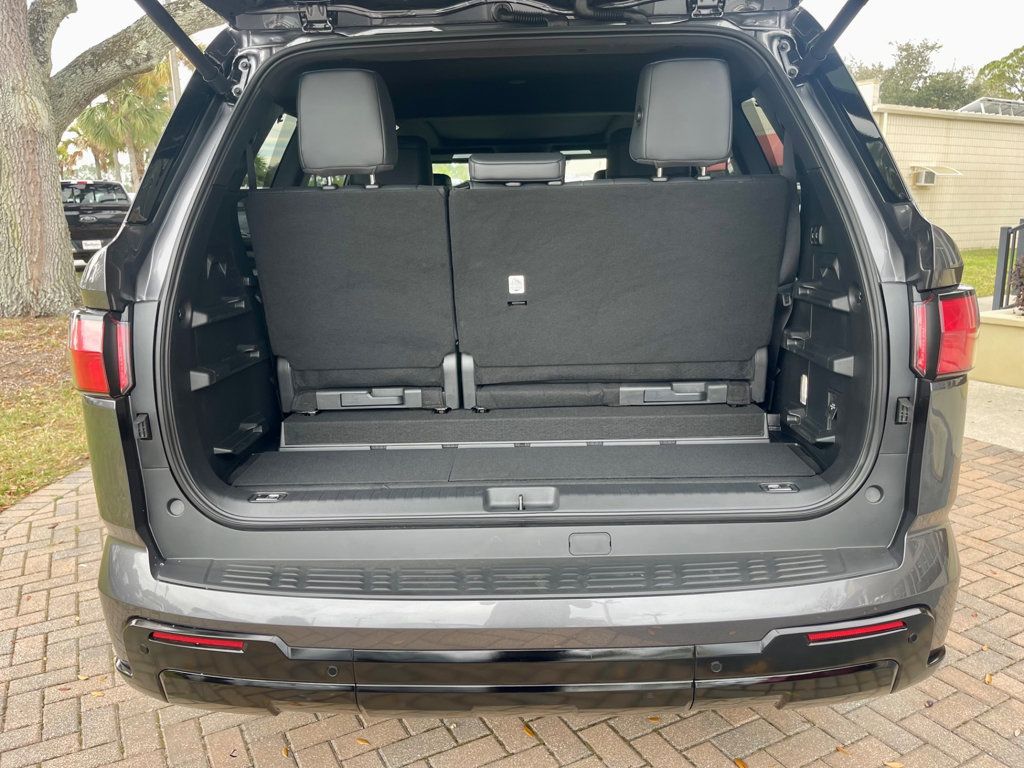 2025 Toyota Sequoia Platinum photo 4