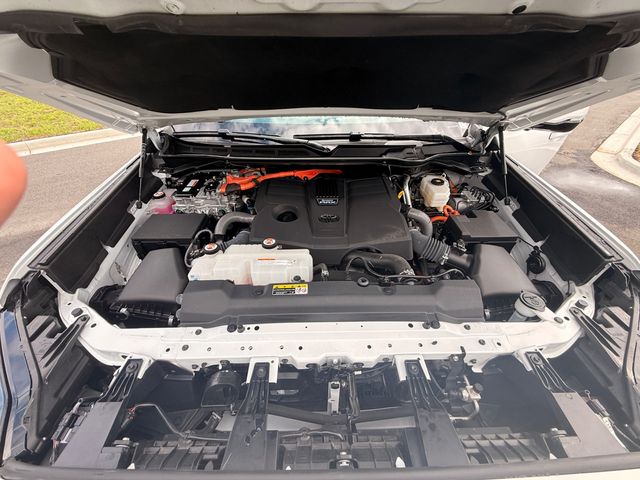 2025 Toyota Sequoia SR5 4WD - 23022414 - 18