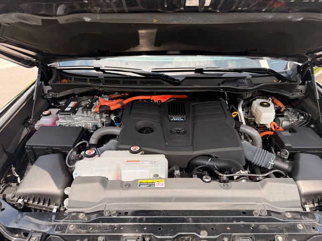 2025 Toyota Sequoia SR5 4WD - 23026496 - 18