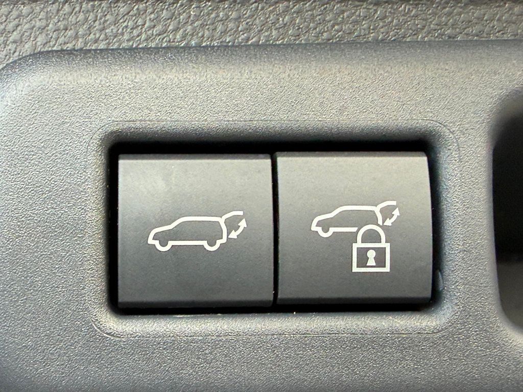 2025 Toyota Sequoia TRD Pro 4WD - 22993125 - 32