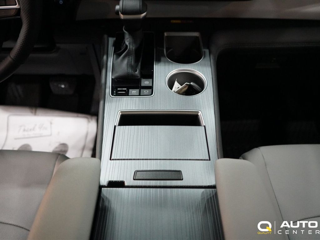 2025 Toyota Sienna  - 22956976 - 18