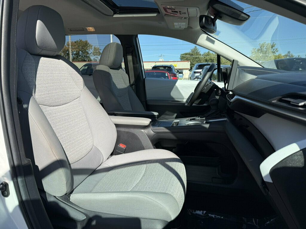 2025 Toyota Sienna LE AWD 8-Passenger - 23095617 - 12