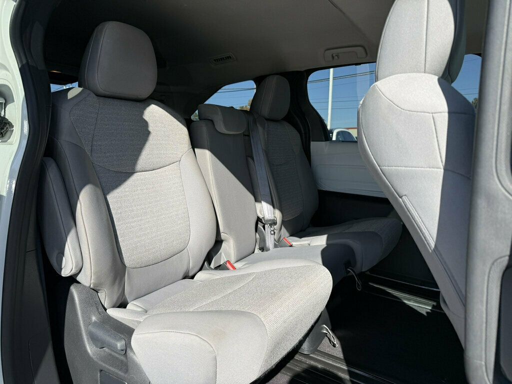 2025 Toyota Sienna LE AWD 8-Passenger - 23095617 - 15