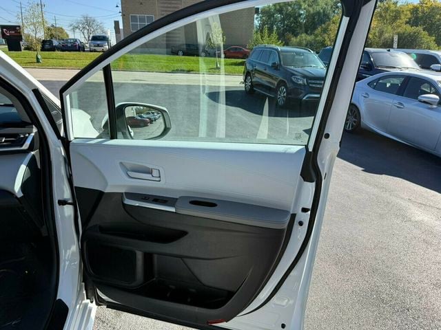 2025 Toyota Sienna LE AWD 8-Passenger - 23095617 - 20
