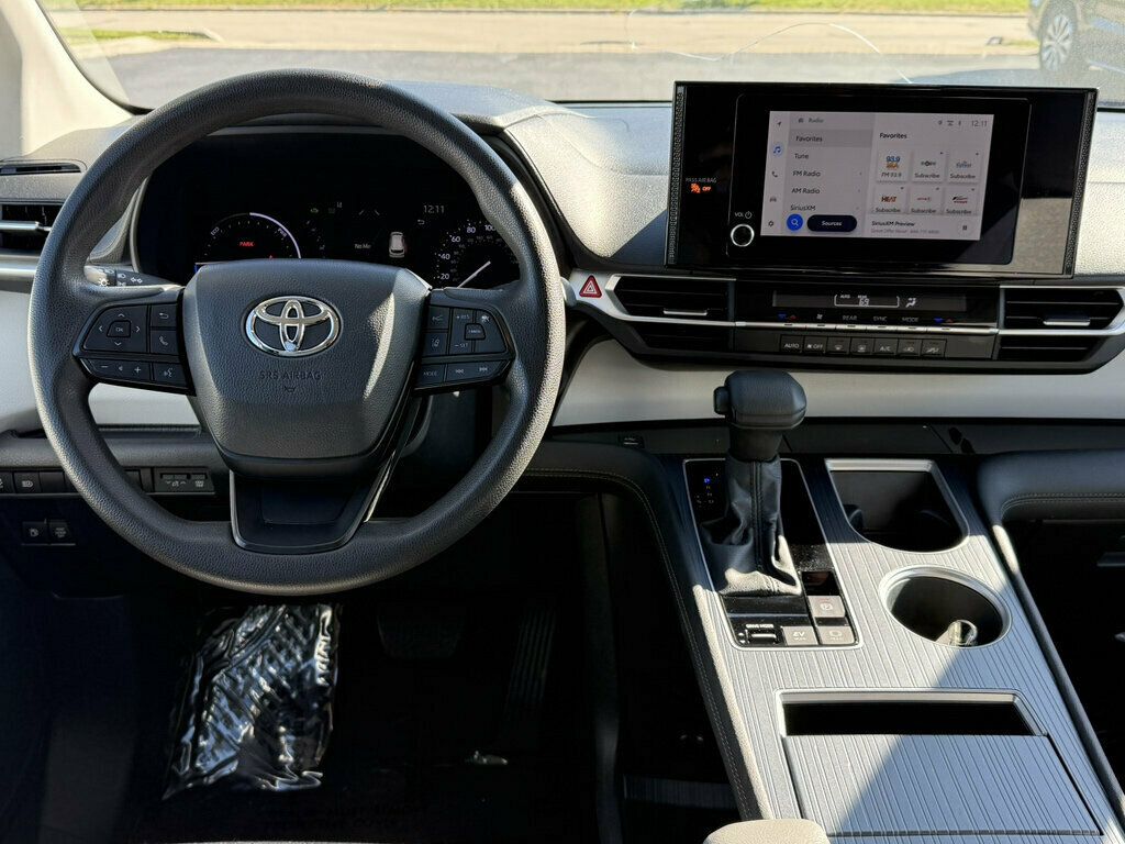2025 Toyota Sienna LE AWD 8-Passenger - 23095617 - 21