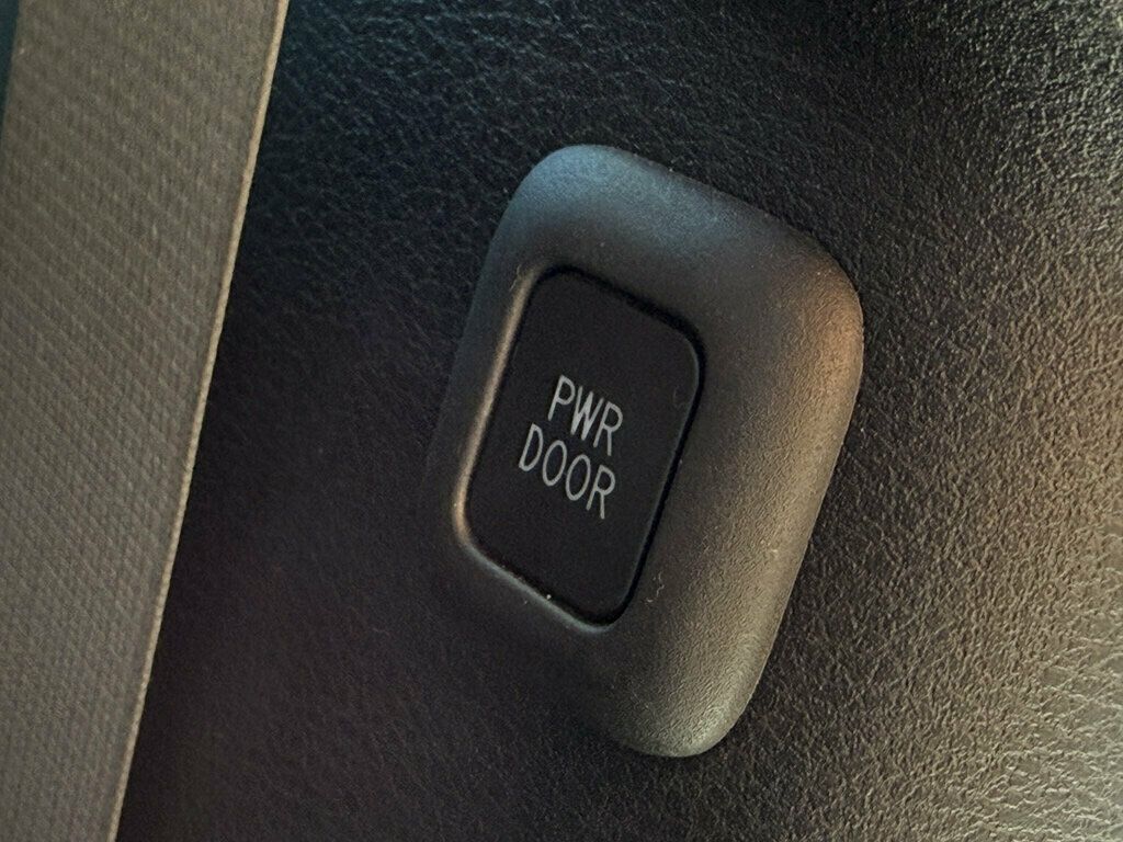2025 Toyota Sienna LE AWD 8-Passenger - 23095617 - 31