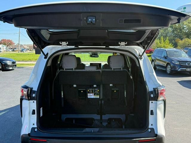 2025 Toyota Sienna LE AWD 8-Passenger - 23095617 - 33