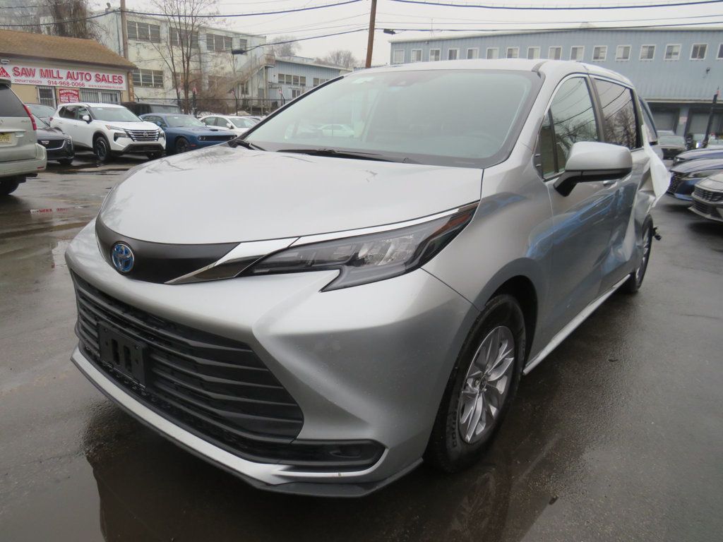 2025 Toyota Sienna LE AWD 8-Passenger (Clear title) - 22989171 | Video 1