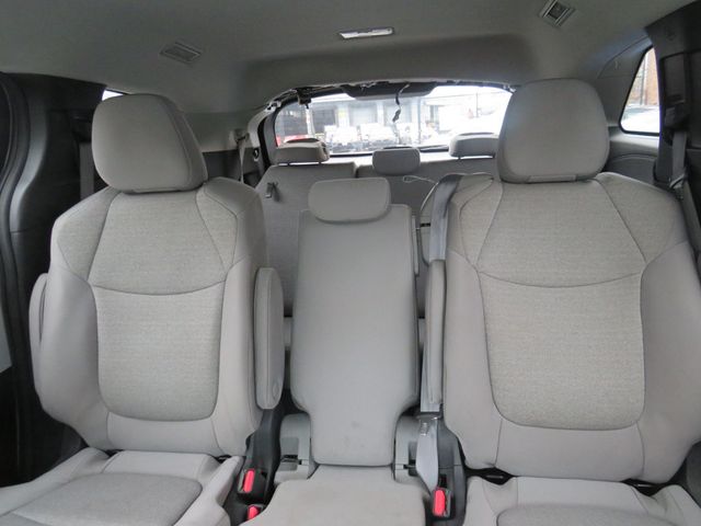 2025 Toyota Sienna LE AWD 8-Passenger (Clear title) - 22989171 - 9