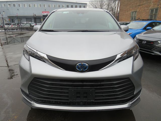 2025 Toyota Sienna LE AWD 8-Passenger (Clear title) - 22989171 - 1