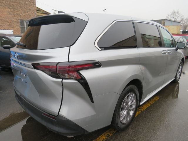 2025 Toyota Sienna LE AWD 8-Passenger (Clear title) - 22989171 - 4