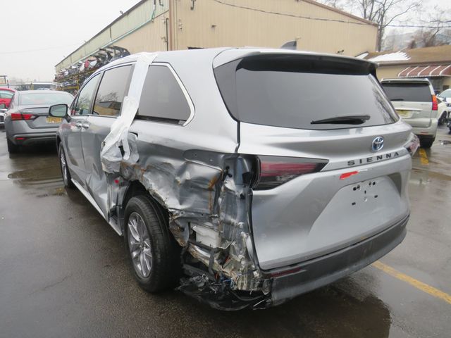 2025 Toyota Sienna LE AWD 8-Passenger (Clear title) - 22989171 - 6