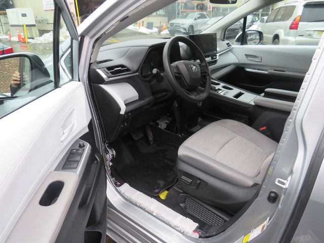 2025 Toyota Sienna LE AWD 8-Passenger (Clear title) - 22989171 - 8