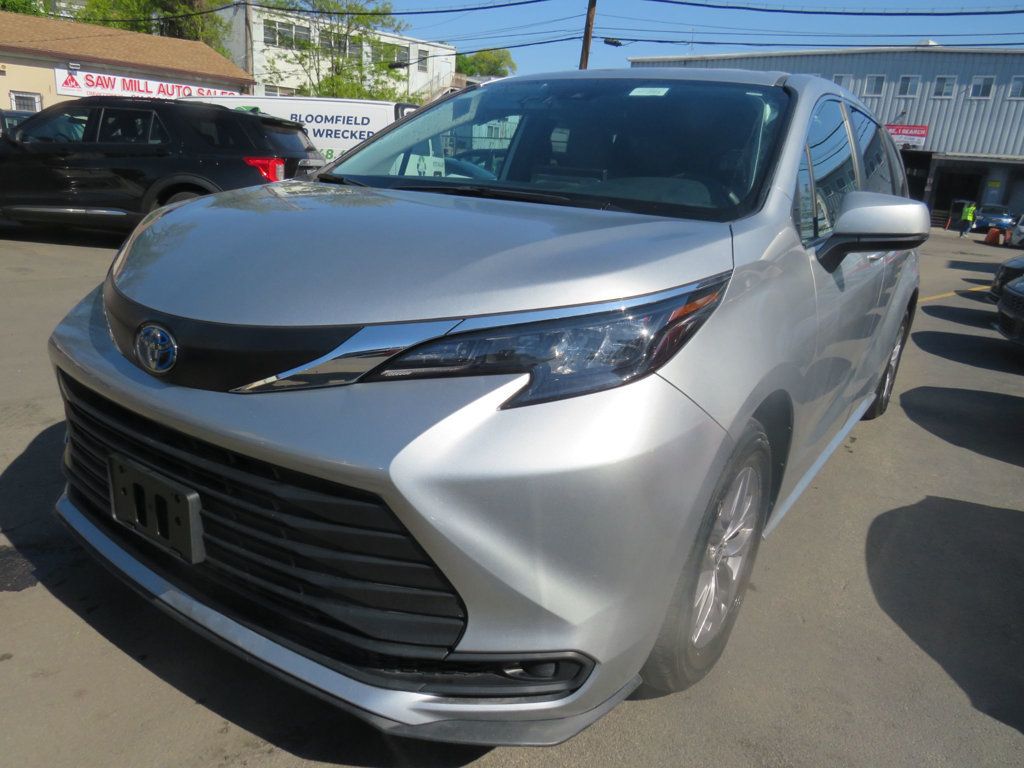 2025 Toyota Sienna LE AWD 8-Passenger(clear title) - 23022475 | Video 1
