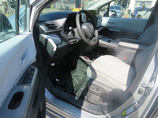 2025 Toyota Sienna LE AWD 8-Passenger(clear title) - 23022475 - 10