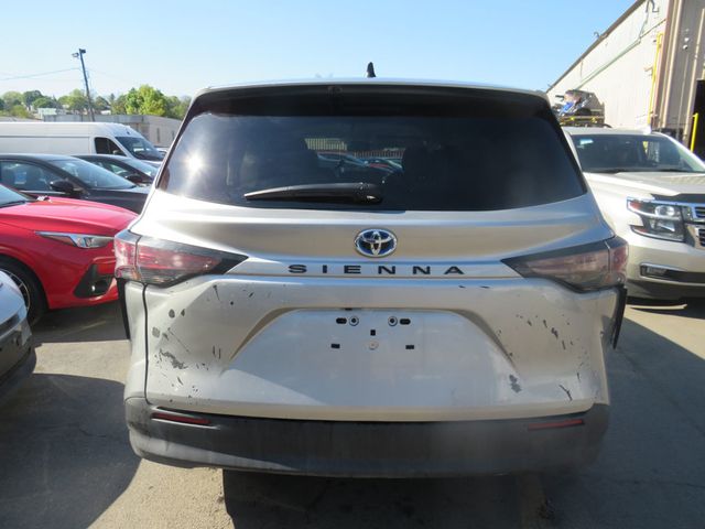 2025 Toyota Sienna LE AWD 8-Passenger(clear title) - 23022475 - 5