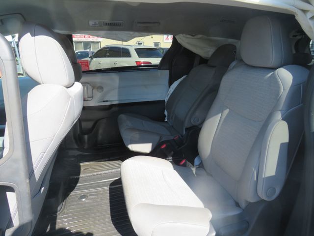 2025 Toyota Sienna LE AWD 8-Passenger(clear title) - 23022475 - 8