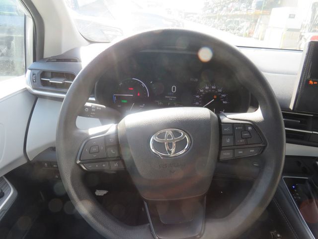 2025 Toyota Sienna LE AWD 8-Passenger(clear title) - 23100871 - 9