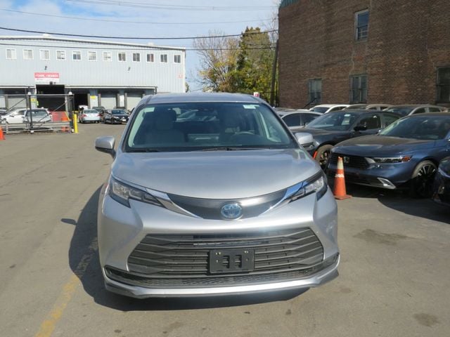 2025 Toyota Sienna LE AWD 8-Passenger(clear title) - 23100871 - 1