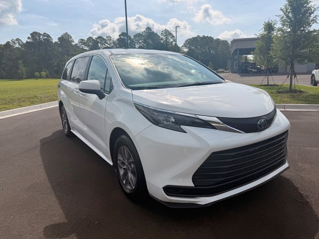 2025 Toyota Sienna LE FWD 8-Passenger - 23023181 - 13