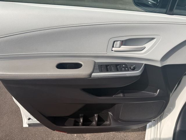 2025 Toyota Sienna LE FWD 8-Passenger - 23023181 - 2