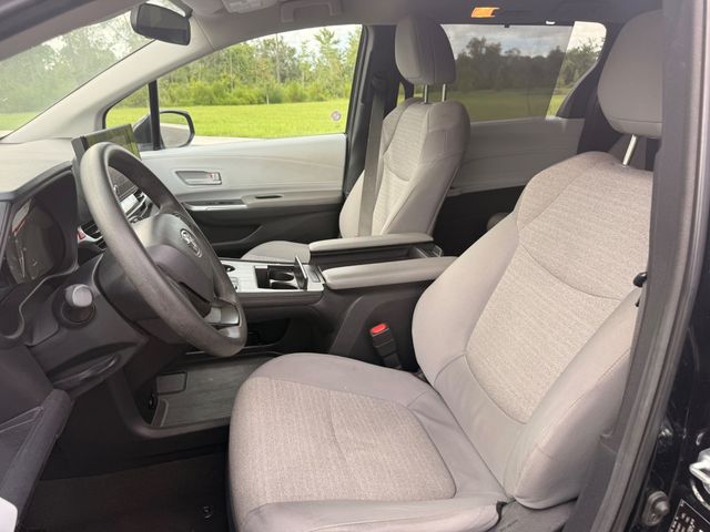 2025 Toyota Sienna LE FWD 8-Passenger - 23079953 - 9