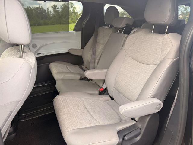 2025 Toyota Sienna LE FWD 8-Passenger - 23079953 - 11