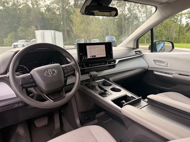 2025 Toyota Sienna LE FWD 8-Passenger - 23079953 - 13