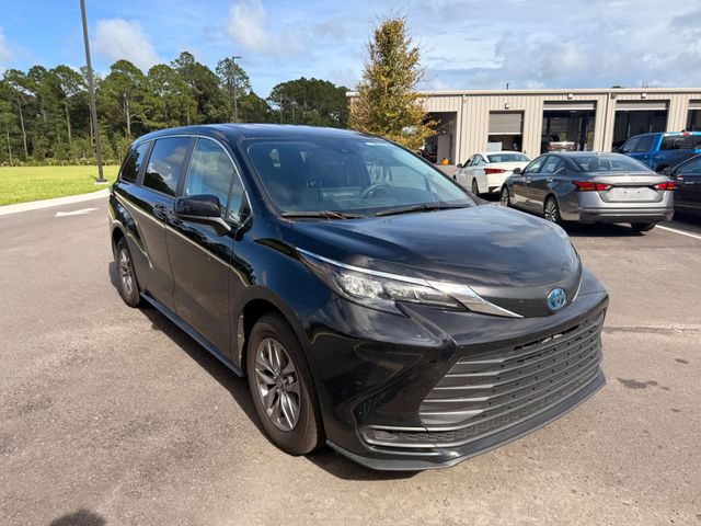 2025 Toyota Sienna LE FWD 8-Passenger - 23079953 - 20