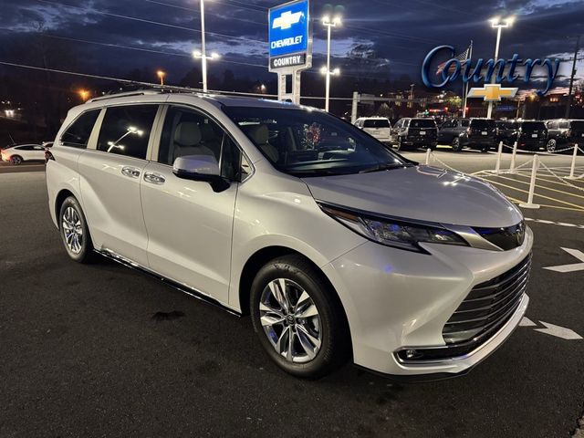 2025 Toyota Sienna Limited AWD 7-Passenger - 22944493 - 0