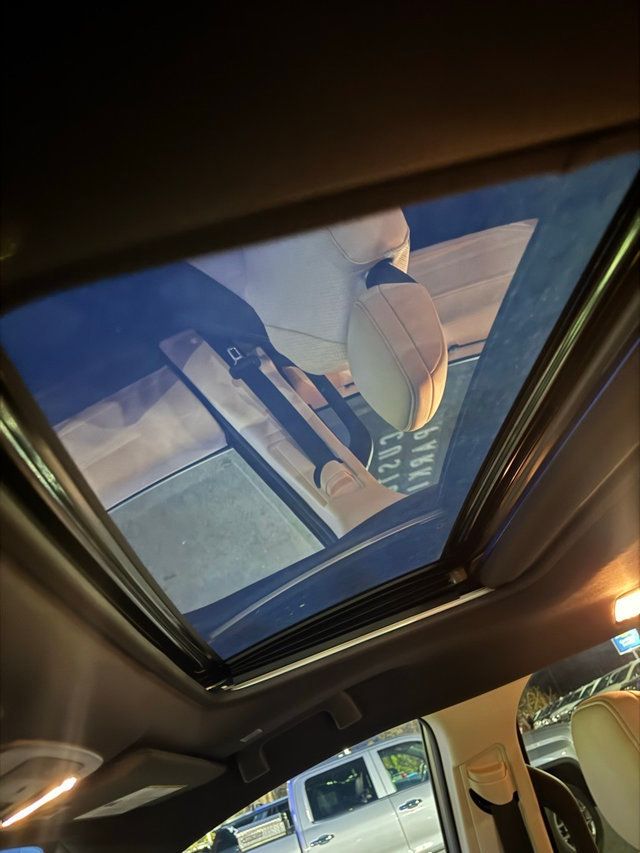 2025 Toyota Sienna Limited AWD 7-Passenger - 22944493 - 13