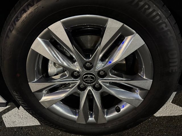 2025 Toyota Sienna Limited AWD 7-Passenger - 22944493 - 14