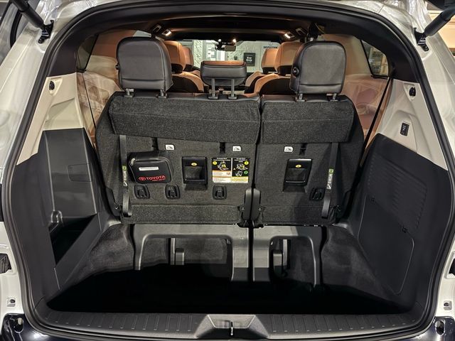 2025 Toyota Sienna Limited AWD 7-Passenger - 22944493 - 16