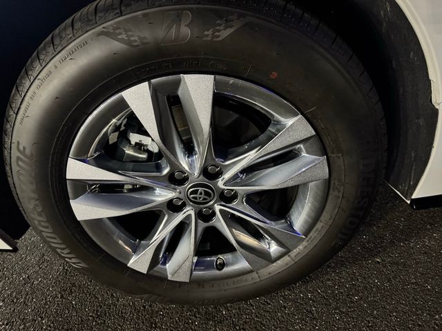 2025 Toyota Sienna Limited AWD 7-Passenger - 22944493 - 18