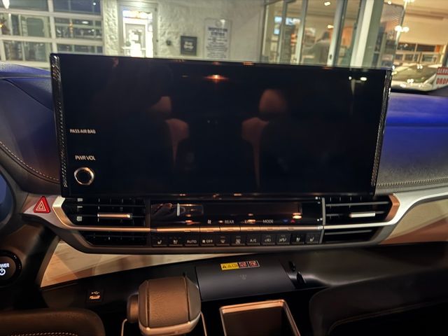 2025 Toyota Sienna Limited AWD 7-Passenger - 22944493 - 5