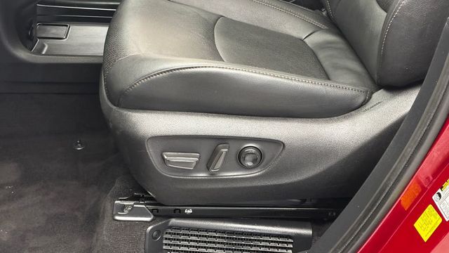 2025 Toyota Sienna Limited AWD 7-Passenger - 23027458 - 13