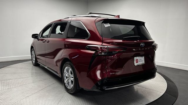 2025 Toyota Sienna Limited AWD 7-Passenger - 23027458 - 34