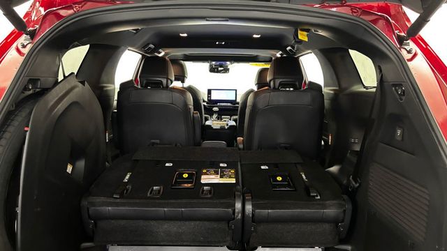 2025 Toyota Sienna Limited AWD 7-Passenger - 23027458 - 37
