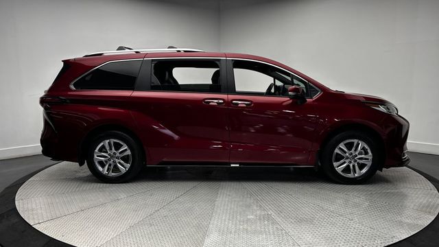 2025 Toyota Sienna Limited AWD 7-Passenger - 23027458 - 39