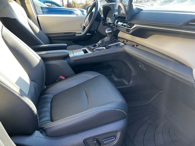 2025 Toyota Sienna Platinum AWD 7-Passenger - 22945799 - 12