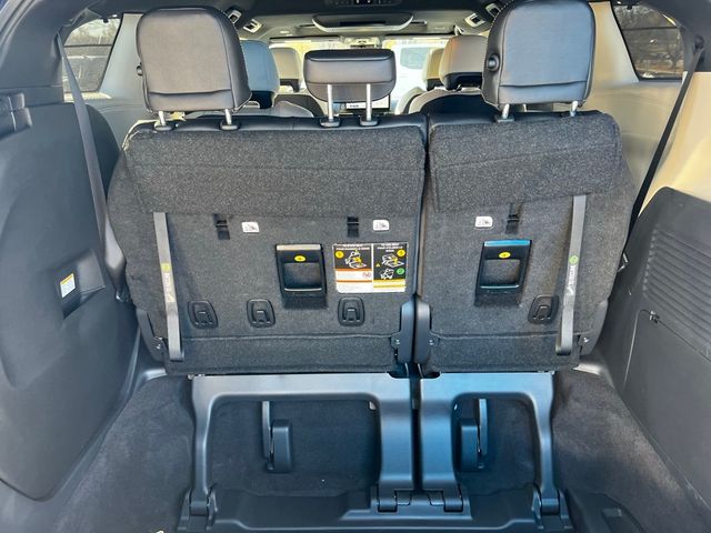 2025 Toyota Sienna Platinum AWD 7-Passenger - 22945799 - 16