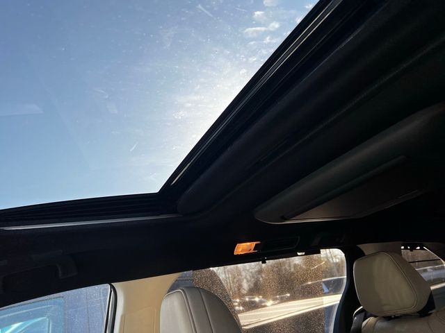 2025 Toyota Sienna Platinum AWD 7-Passenger - 22945799 - 29