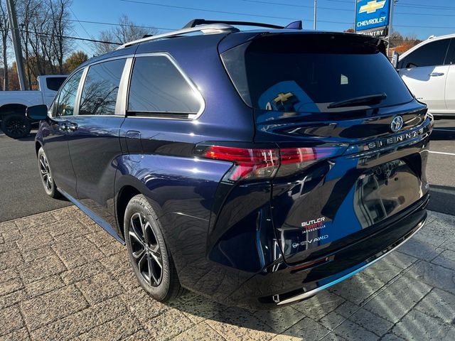 2025 Toyota Sienna Platinum AWD 7-Passenger - 22945799 - 6