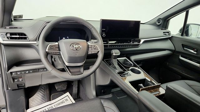 2025 Toyota Sienna Platinum AWD, 7-Seater - 22951240 - 12