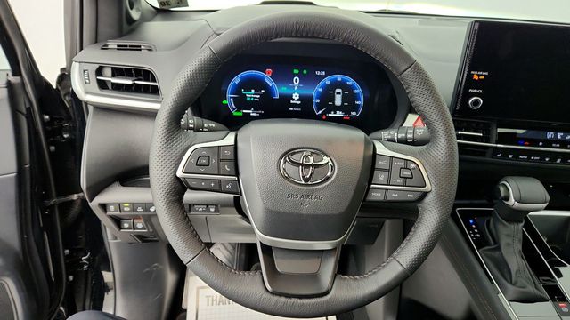2025 Toyota Sienna Platinum AWD, 7-Seater - 22951240 - 13