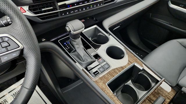 2025 Toyota Sienna Platinum AWD, 7-Seater - 22951240 - 16
